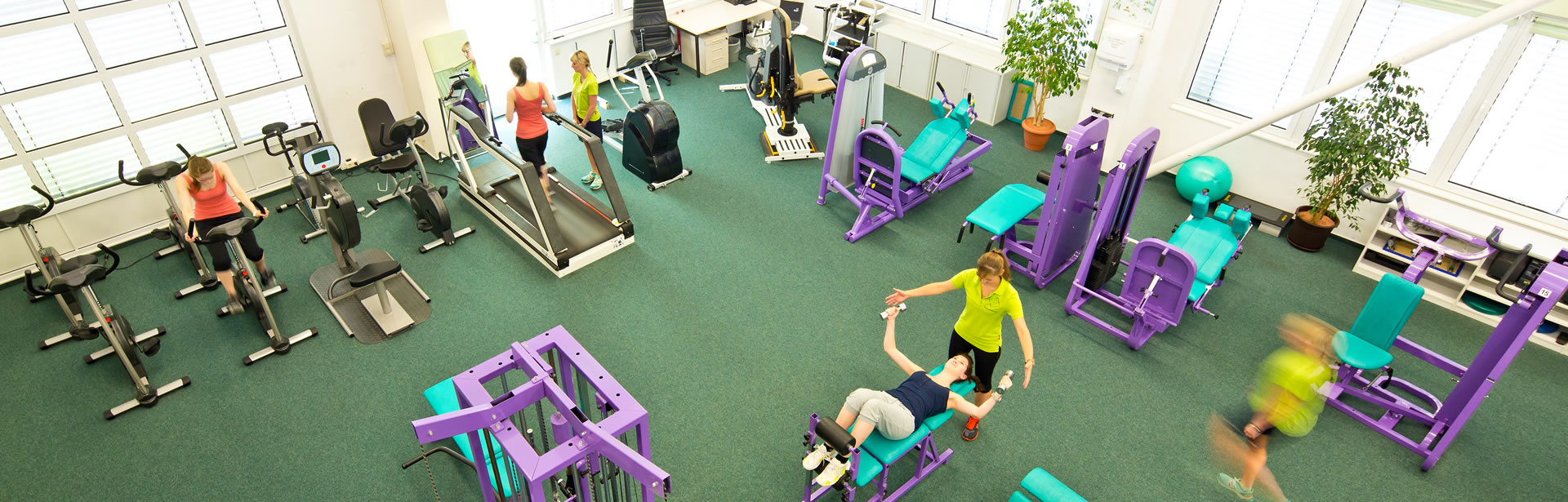 Rehabilitation im Fitnessraum im Rehazentrum Bautzen